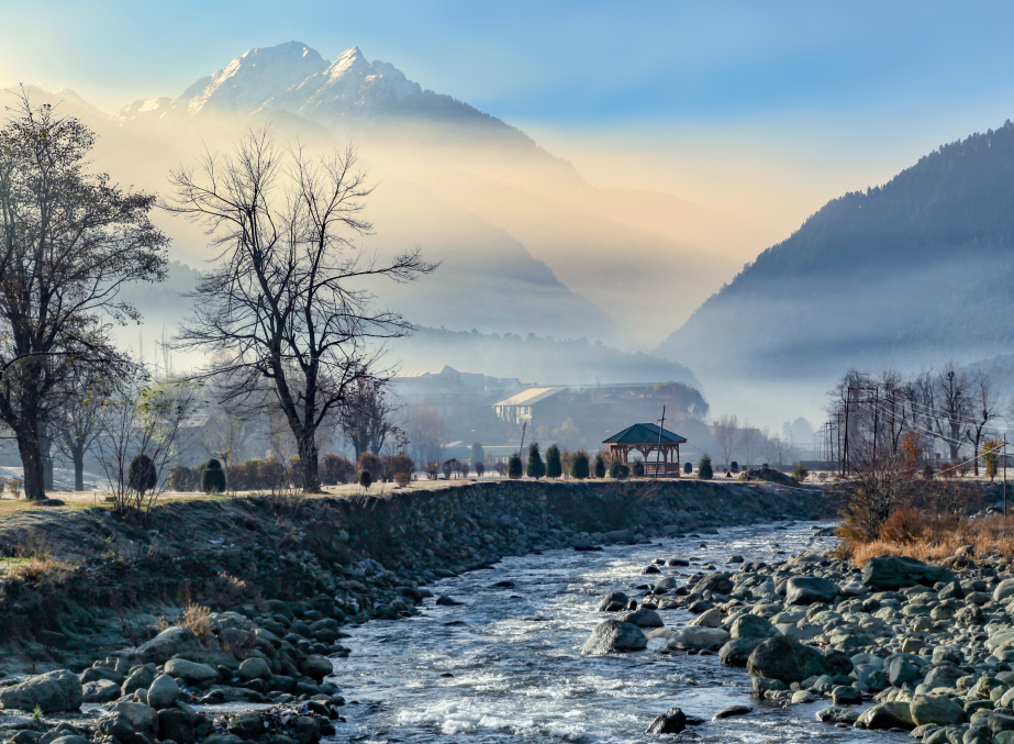 Discover the Enchanting Beauty of Kashmir: A Comprehensive Travel Guide and Itinerary